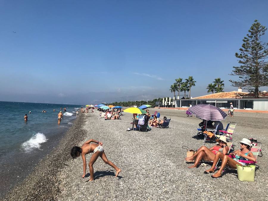Fotos Granada despide el verano con un gran sábado de playa Ideal